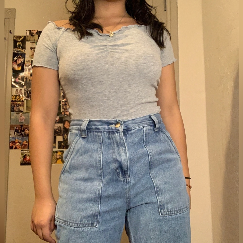 Off the shoulder, ruffled edge, gray top